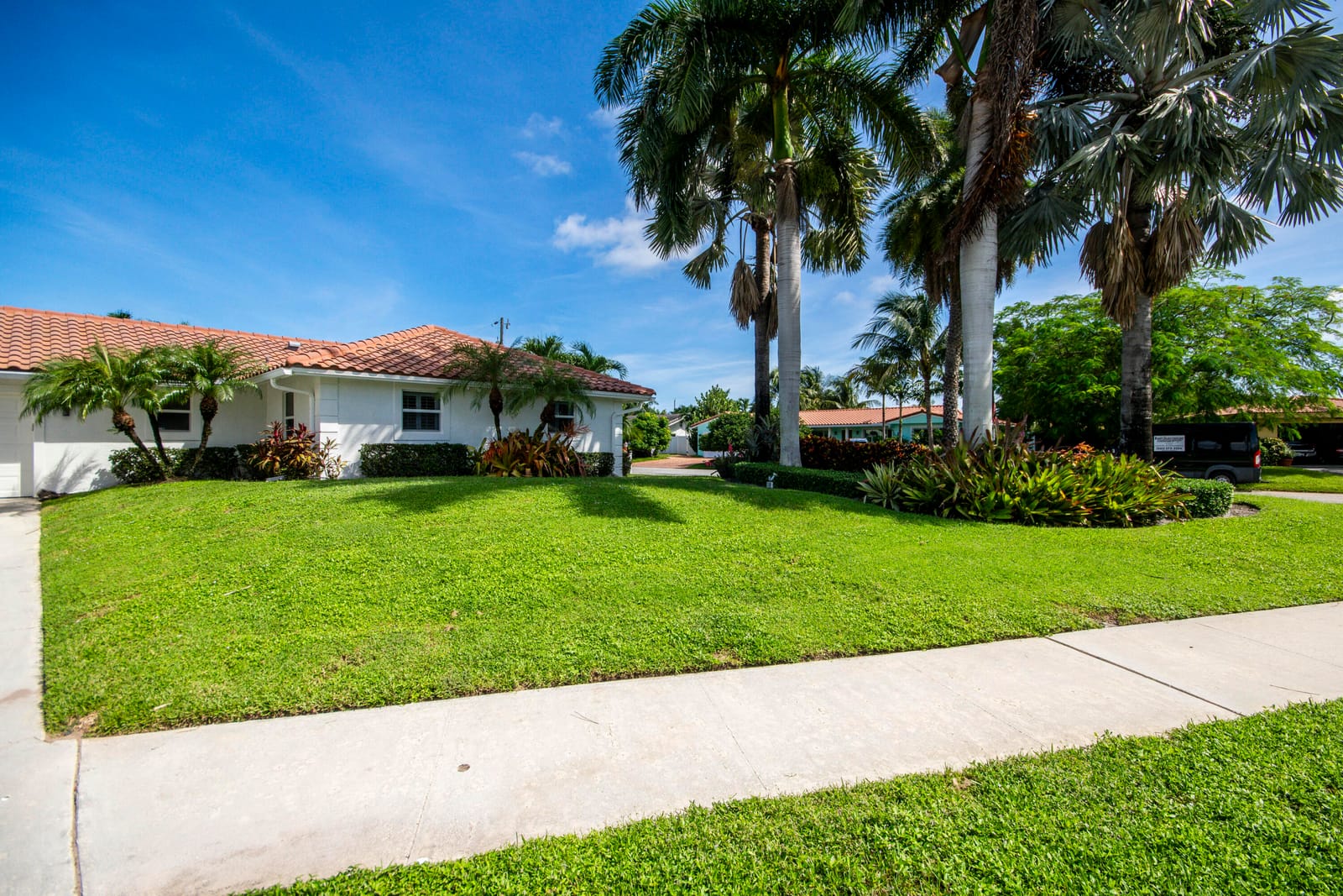 1123 SE 14th Avenue, Deerfield Beach, FL 33441 photo 2