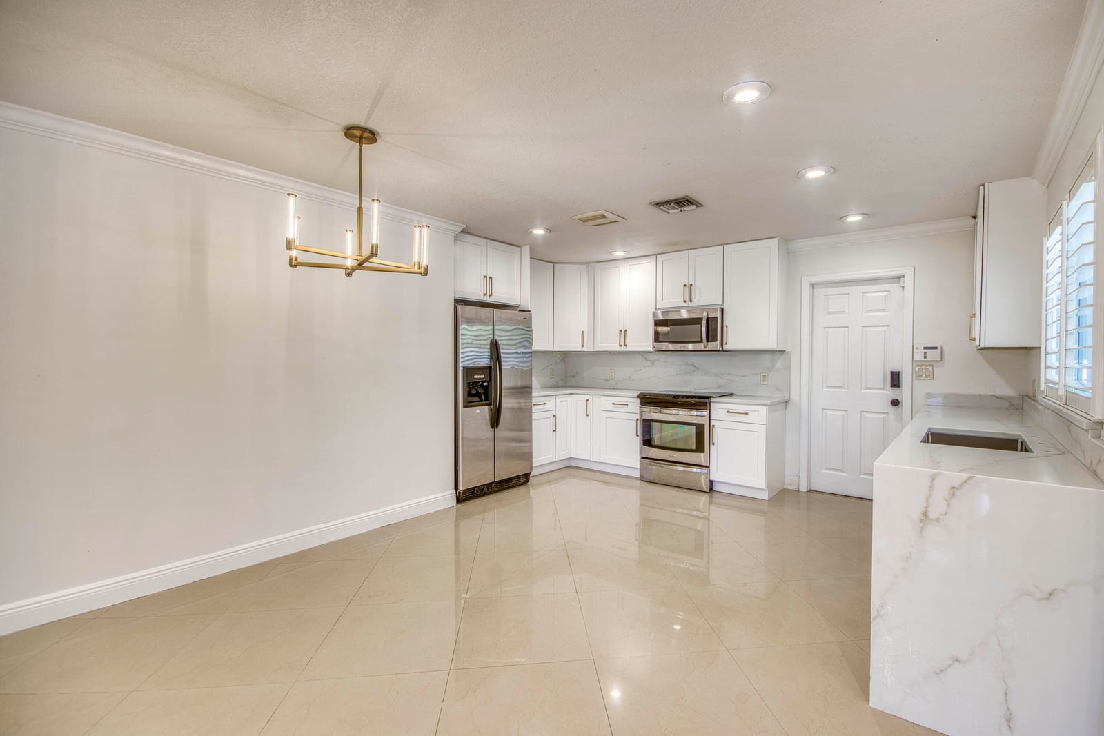 1123 SE 14th Avenue, Deerfield Beach, FL 33441 photo 11