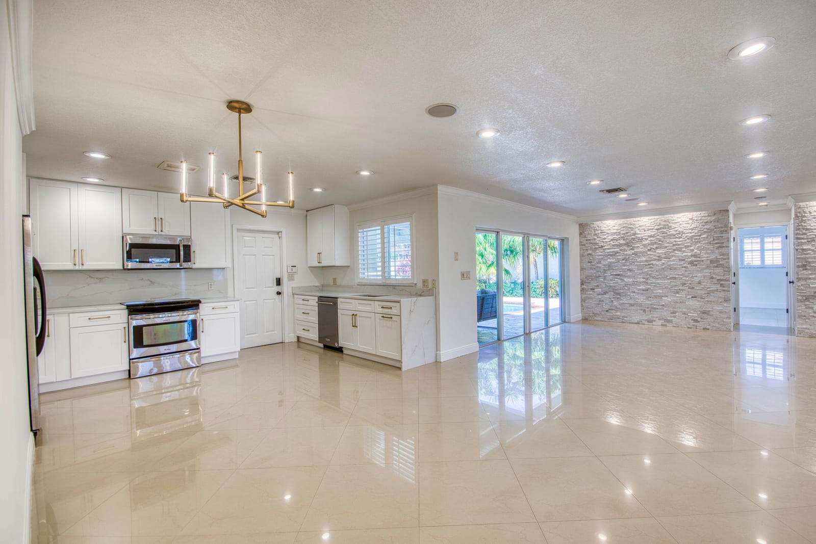 1123 SE 14th Avenue, Deerfield Beach, FL 33441 photo 9