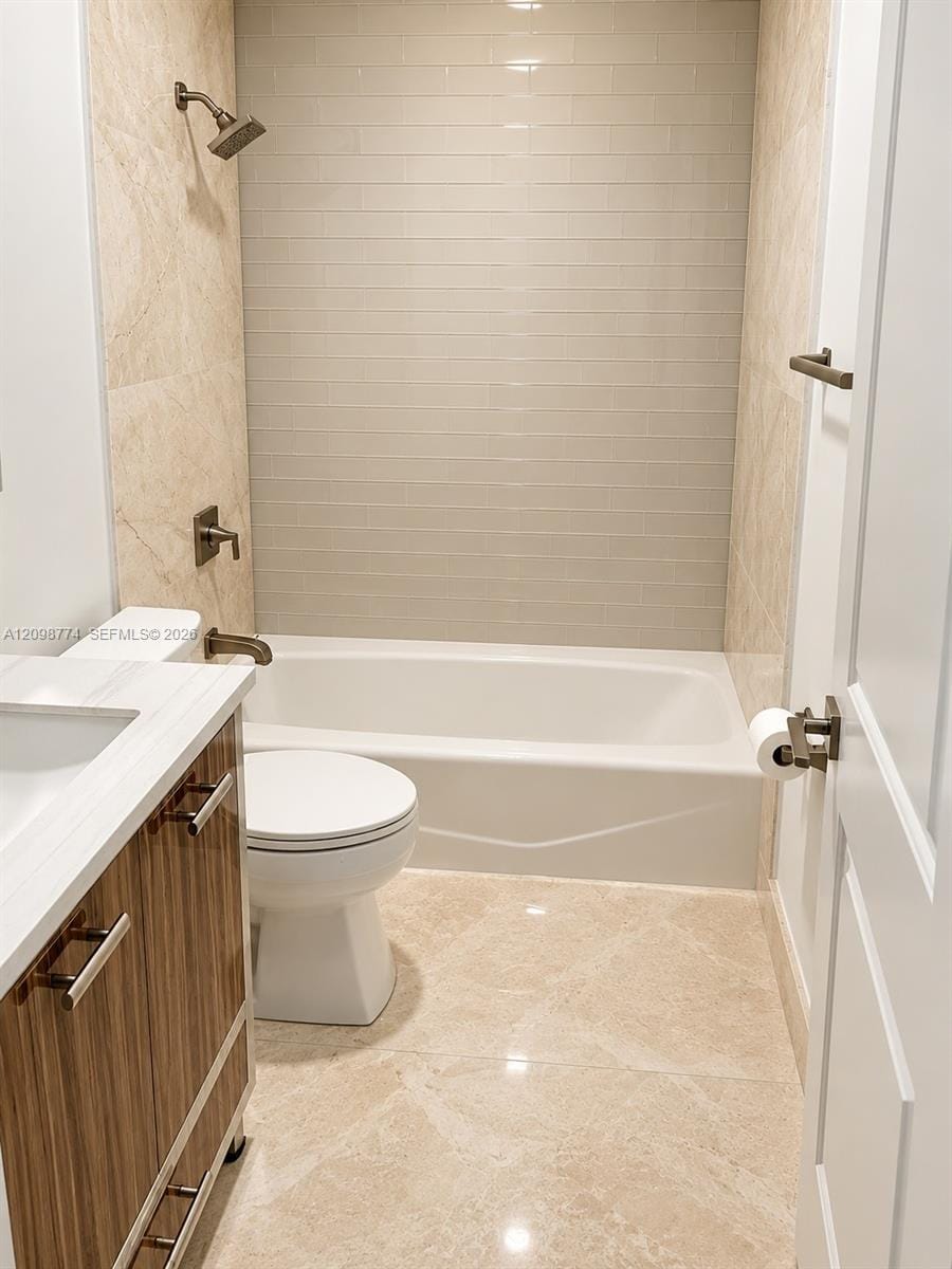 19265 E Saint Andrews Drive, Hialeah, FL 33015 photo 19