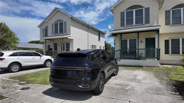 1738 SW 44th Terrace, Fort Lauderdale, FL 33317