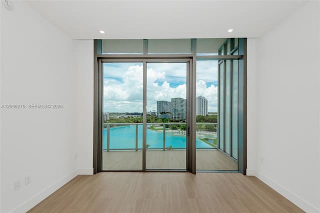 2411 Laguna Circle 610, North Miami, FL 33181