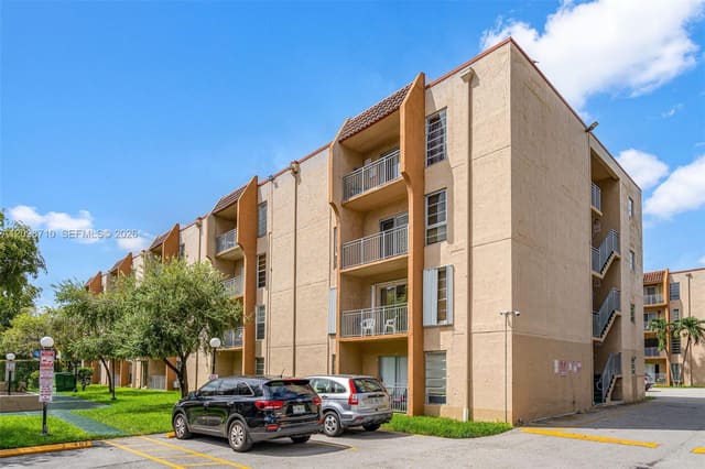 4715 NW 7th Street 104-2, Miami, FL 33126