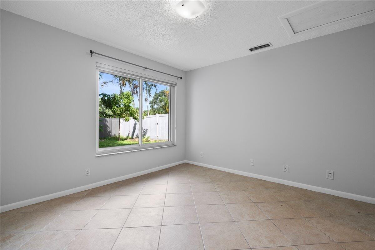 258 PALMETTO Court, Jupiter, FL 33458 photo 12