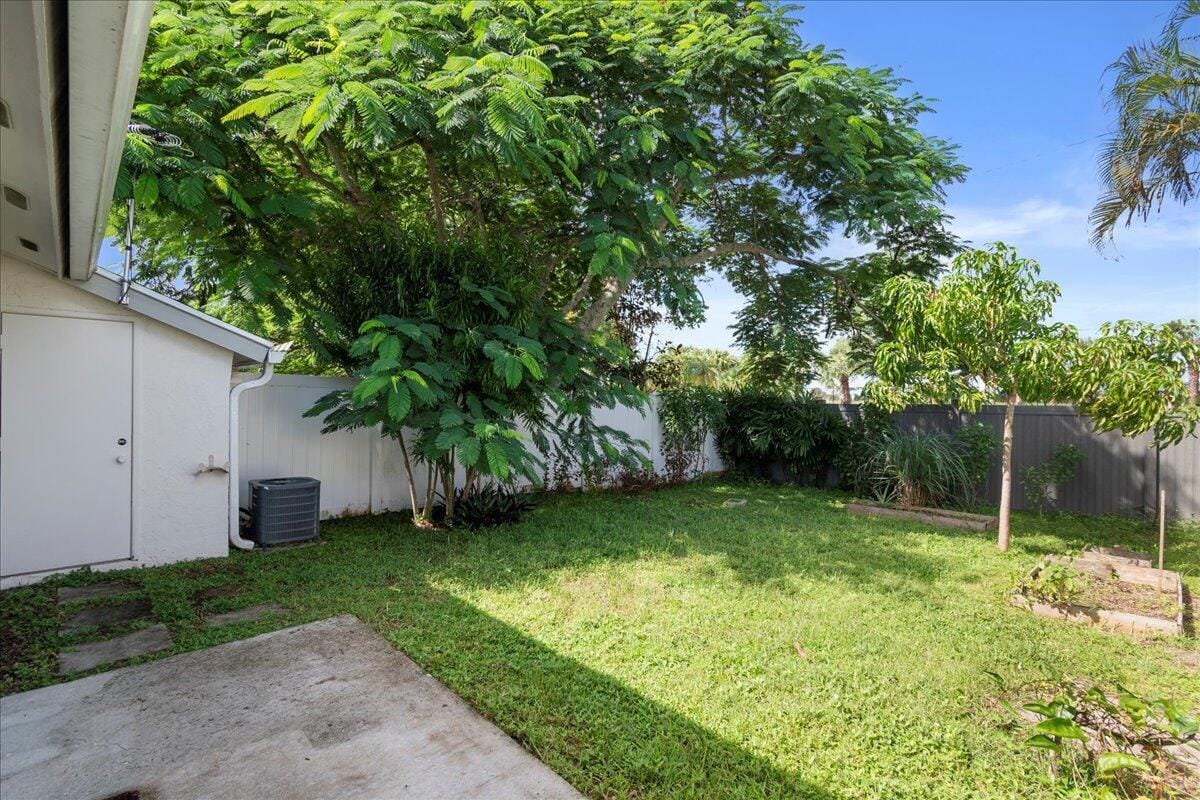 258 PALMETTO Court, Jupiter, FL 33458 photo 24