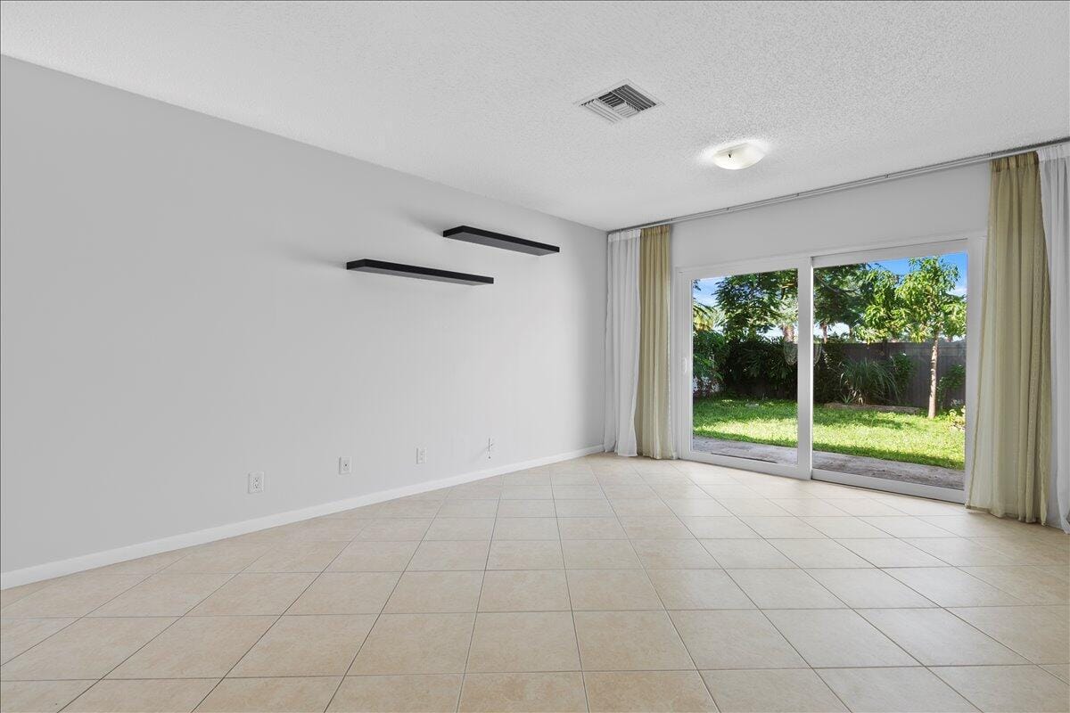 258 PALMETTO Court, Jupiter, FL 33458 photo 6