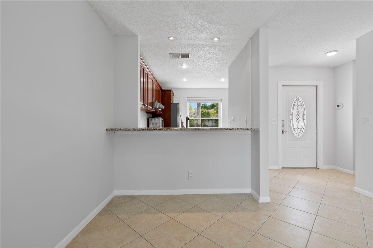 258 PALMETTO Court, Jupiter, FL 33458 photo 8