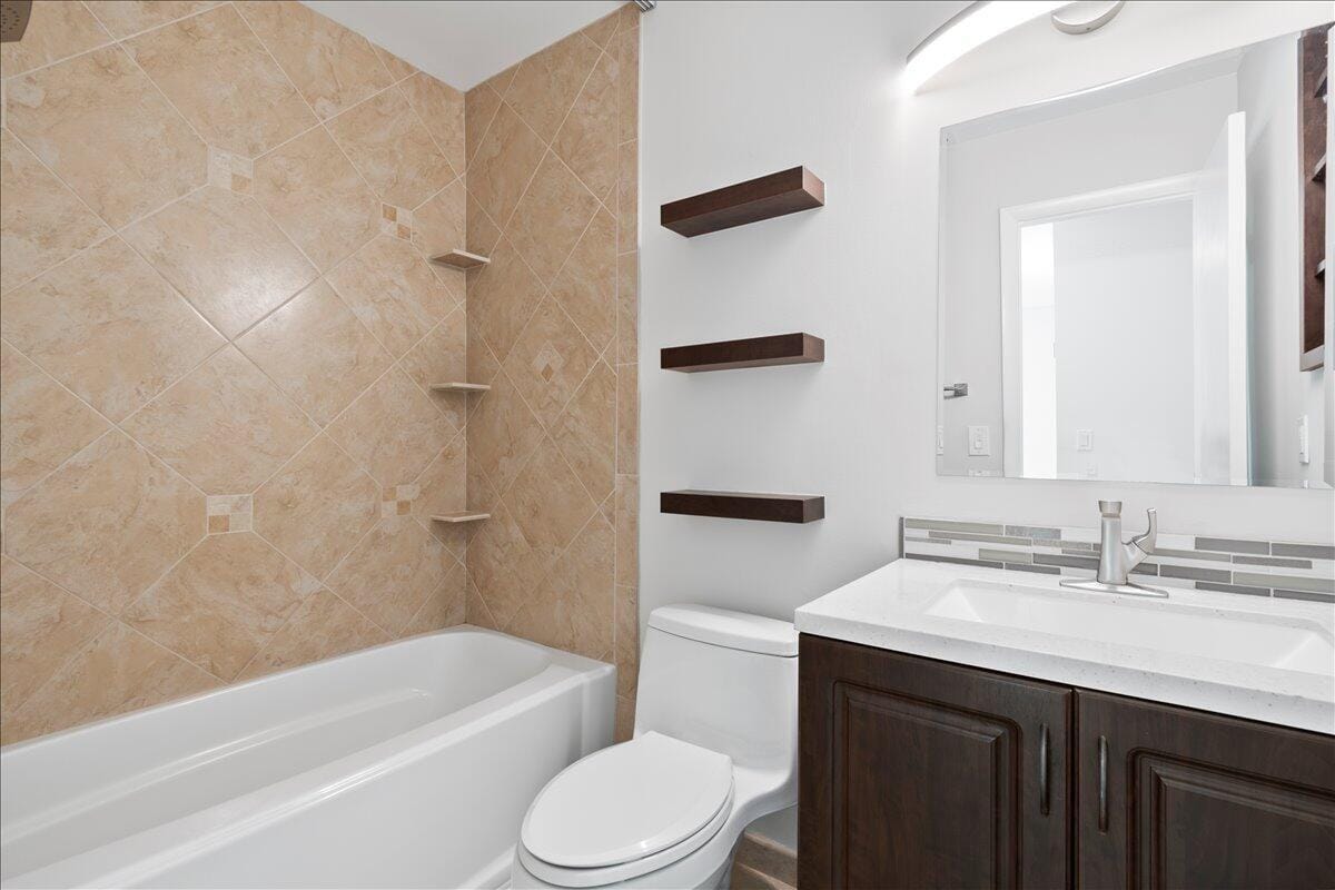 258 PALMETTO Court, Jupiter, FL 33458 photo 10