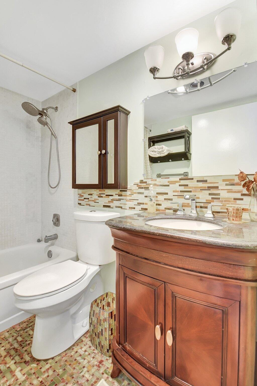 400 Village Green Circle W 212, Palm Springs, FL 33461 photo 19