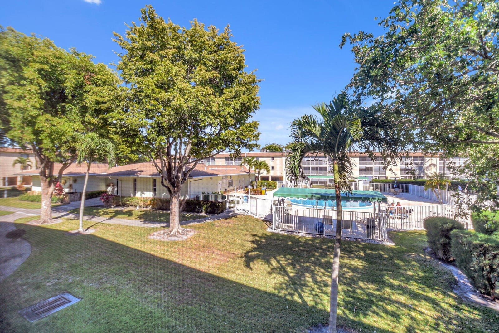 400 Village Green Circle W 212, Palm Springs, FL 33461 photo 25