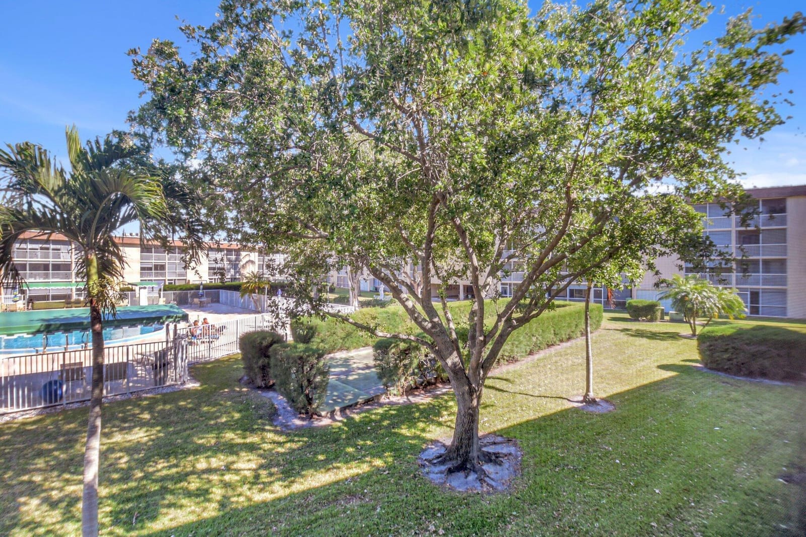 400 Village Green Circle W 212, Palm Springs, FL 33461 photo 26