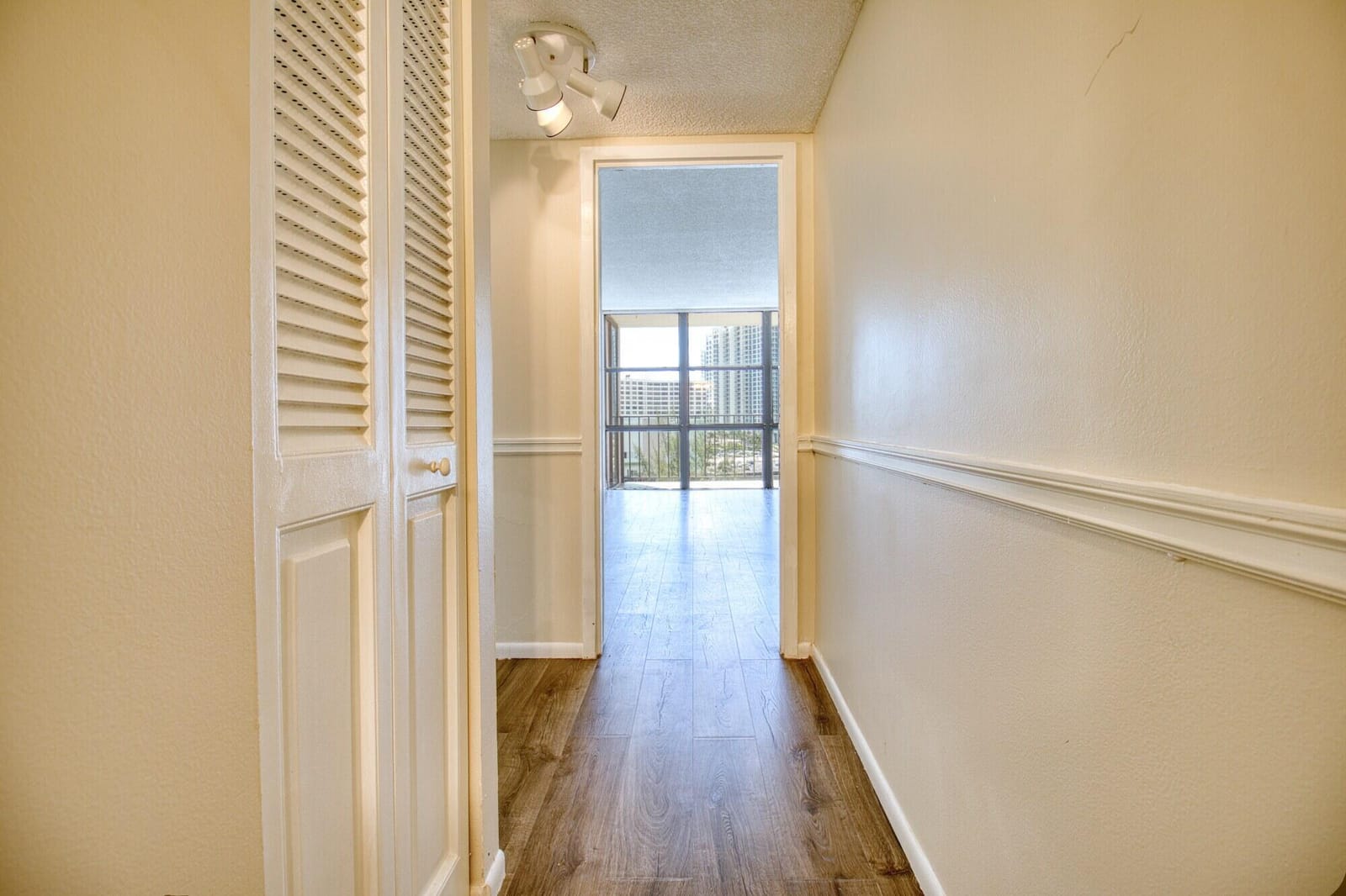 800 PARKVIEW Drive 826, Hallandale Beach, FL 33009 photo 14