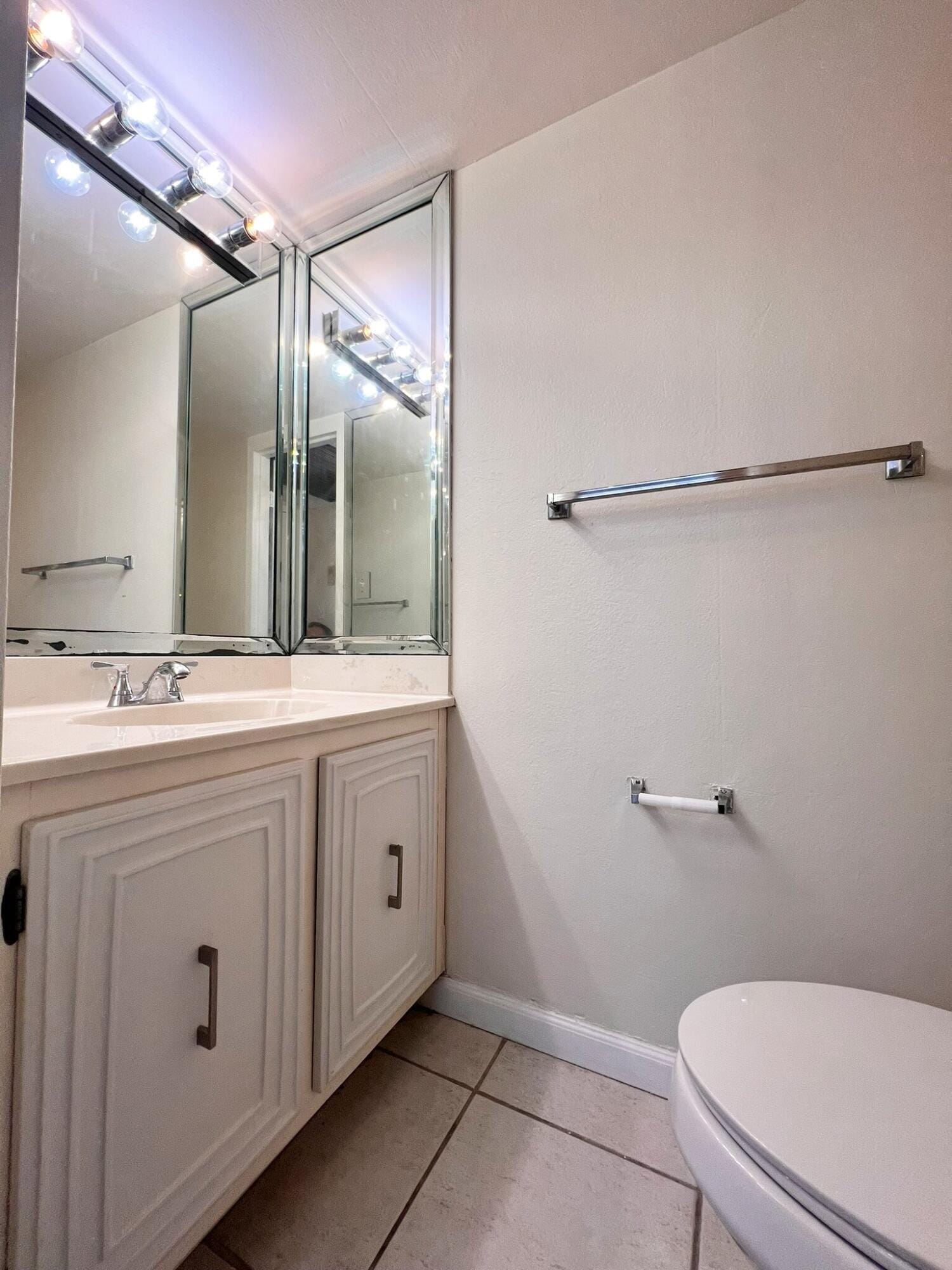 800 PARKVIEW Drive 826, Hallandale Beach, FL 33009 photo 21