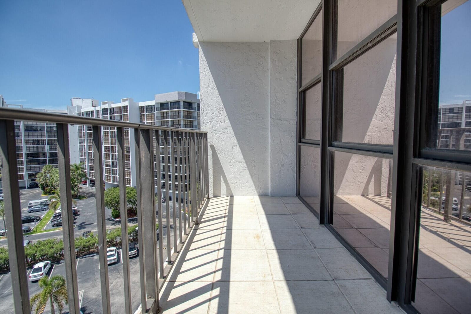 800 PARKVIEW Drive 826, Hallandale Beach, FL 33009 photo 27