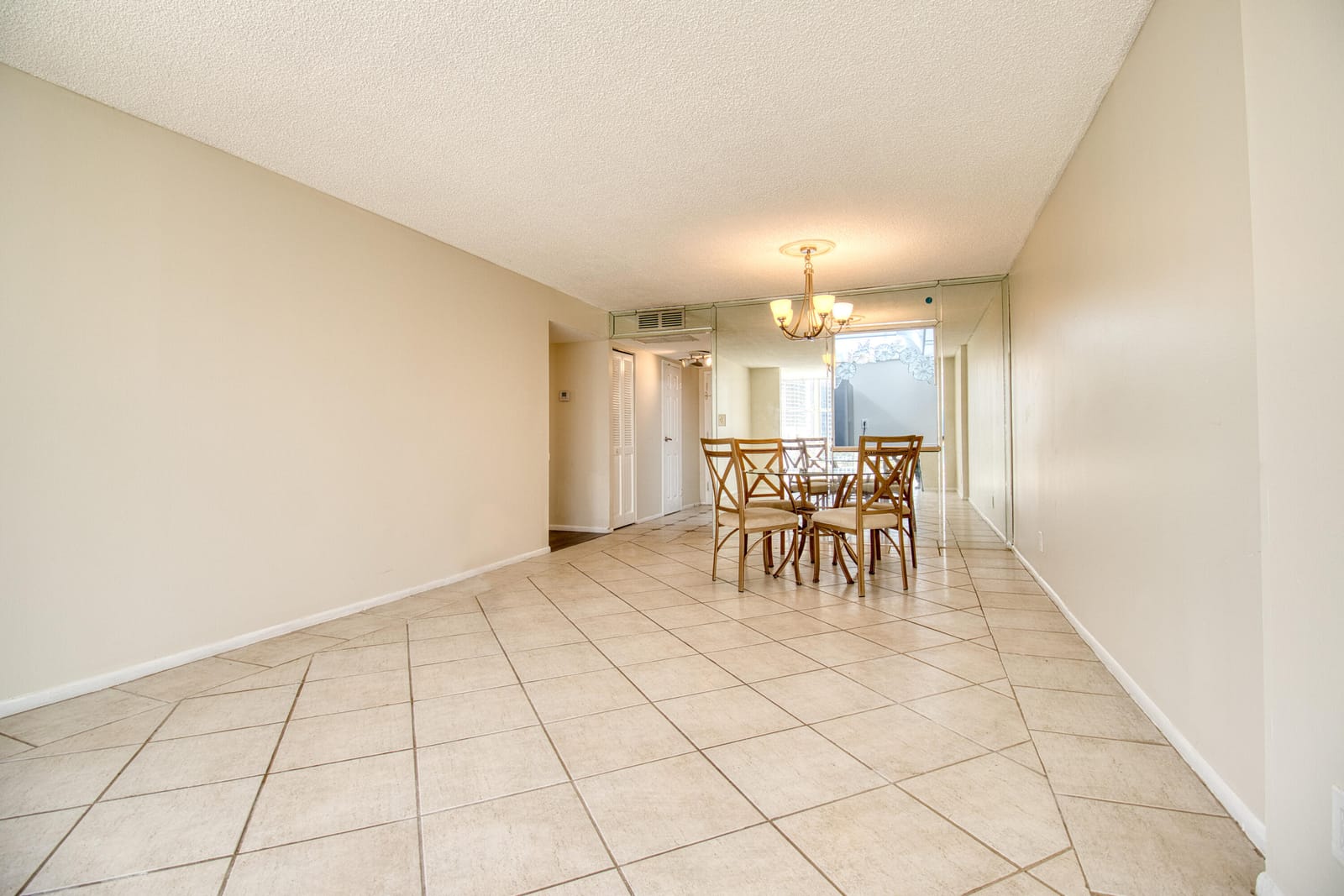 800 PARKVIEW Drive 826, Hallandale Beach, FL 33009 photo 4
