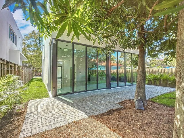 3069 SW 27th Terrace n/a, Miami, FL 33133