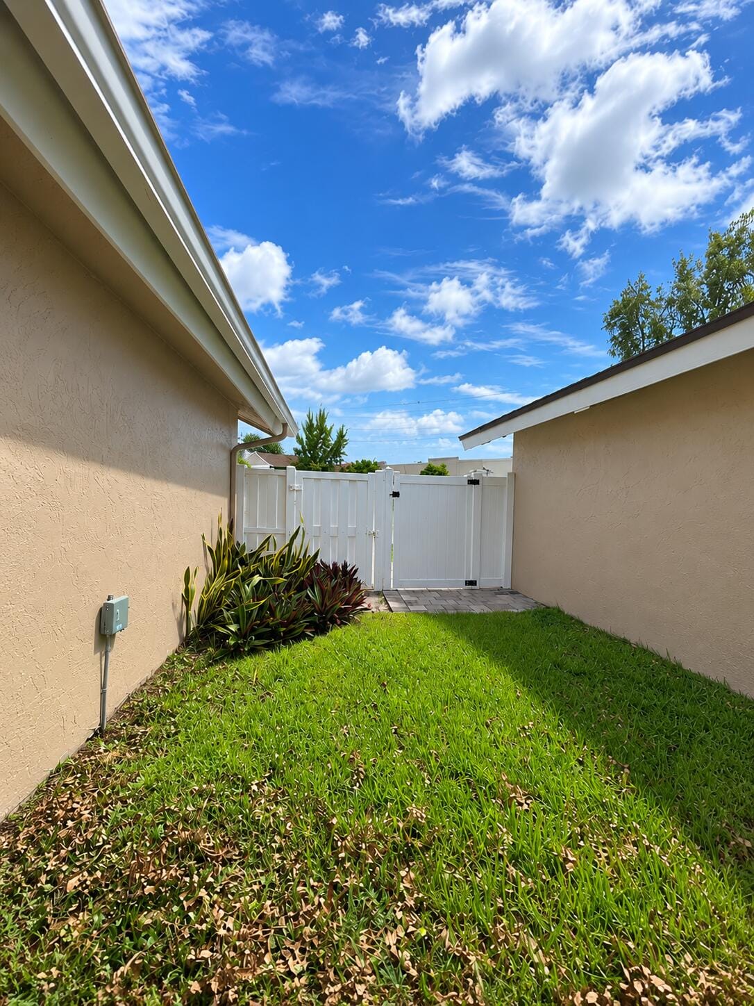 1238 NW 51ST Way 1238 — photo 3