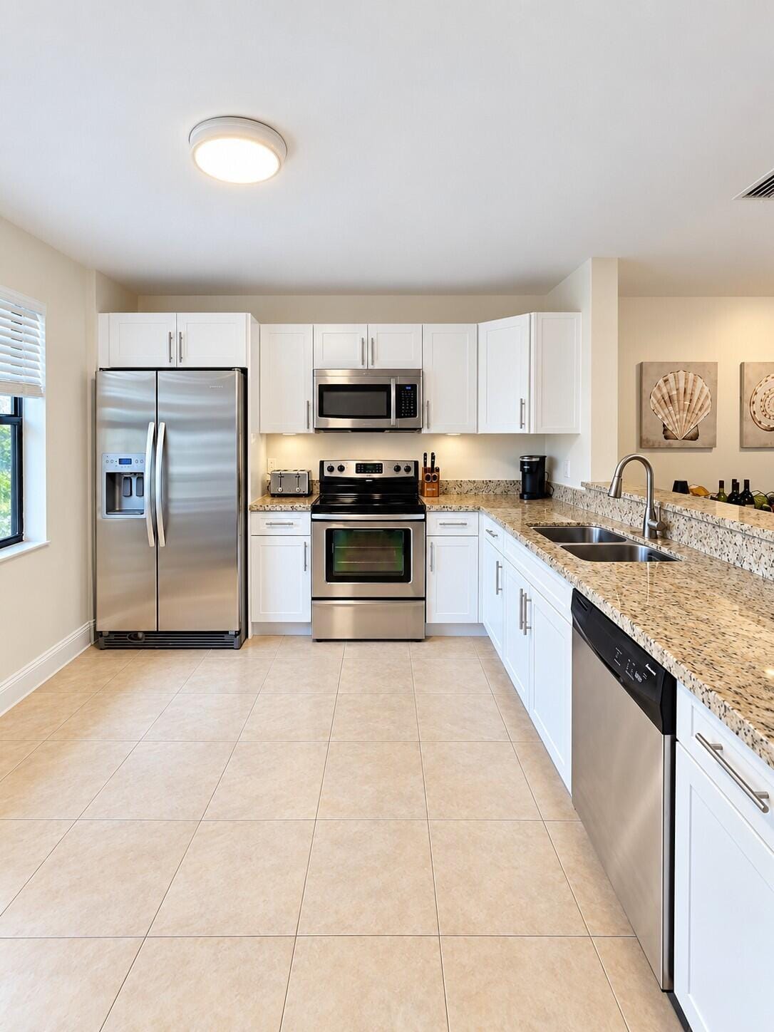 250 LAKESIDE Circle, Sunrise, FL 33326 photo 2
