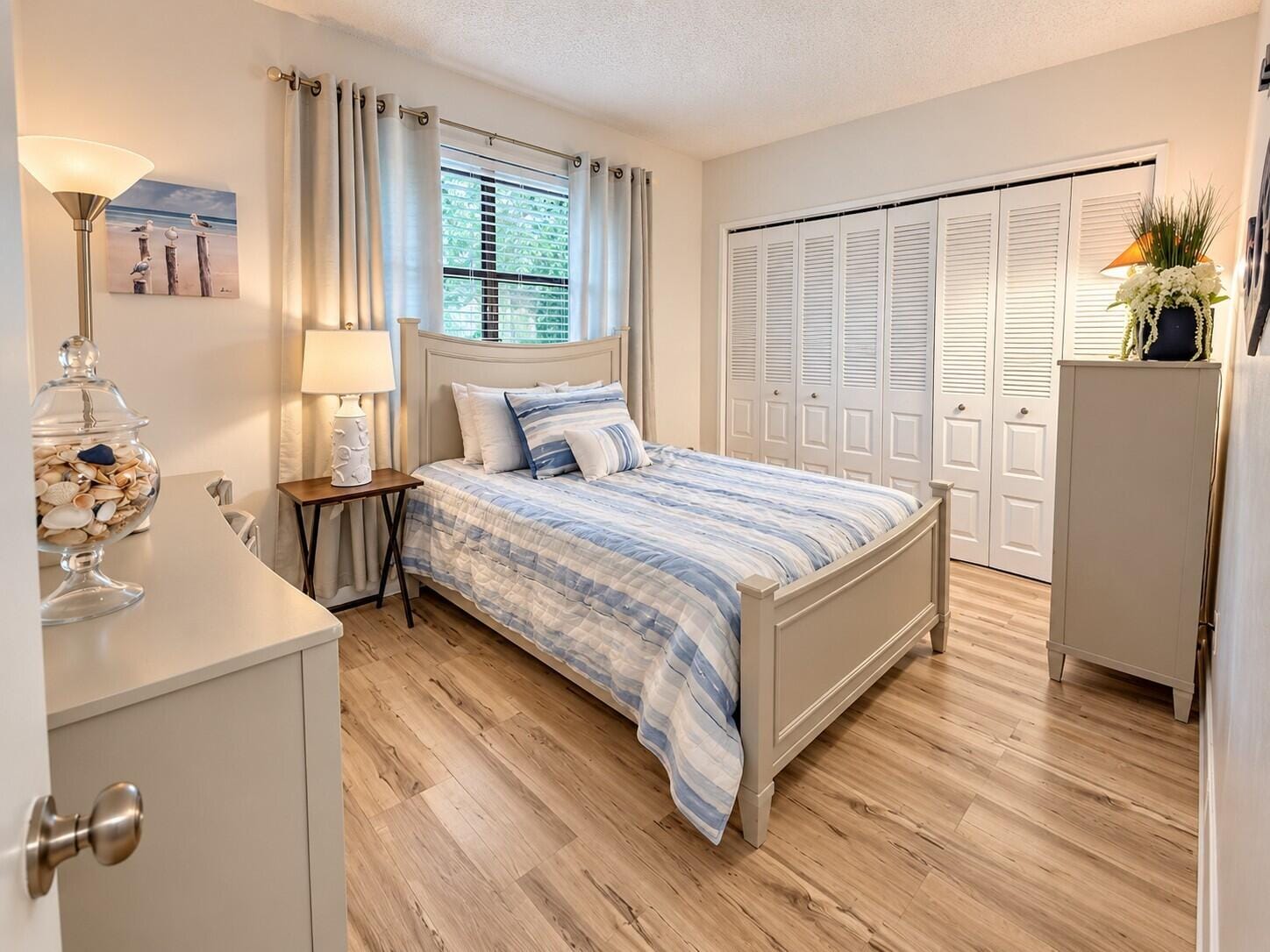 250 LAKESIDE Circle, Sunrise, FL 33326 photo 12
