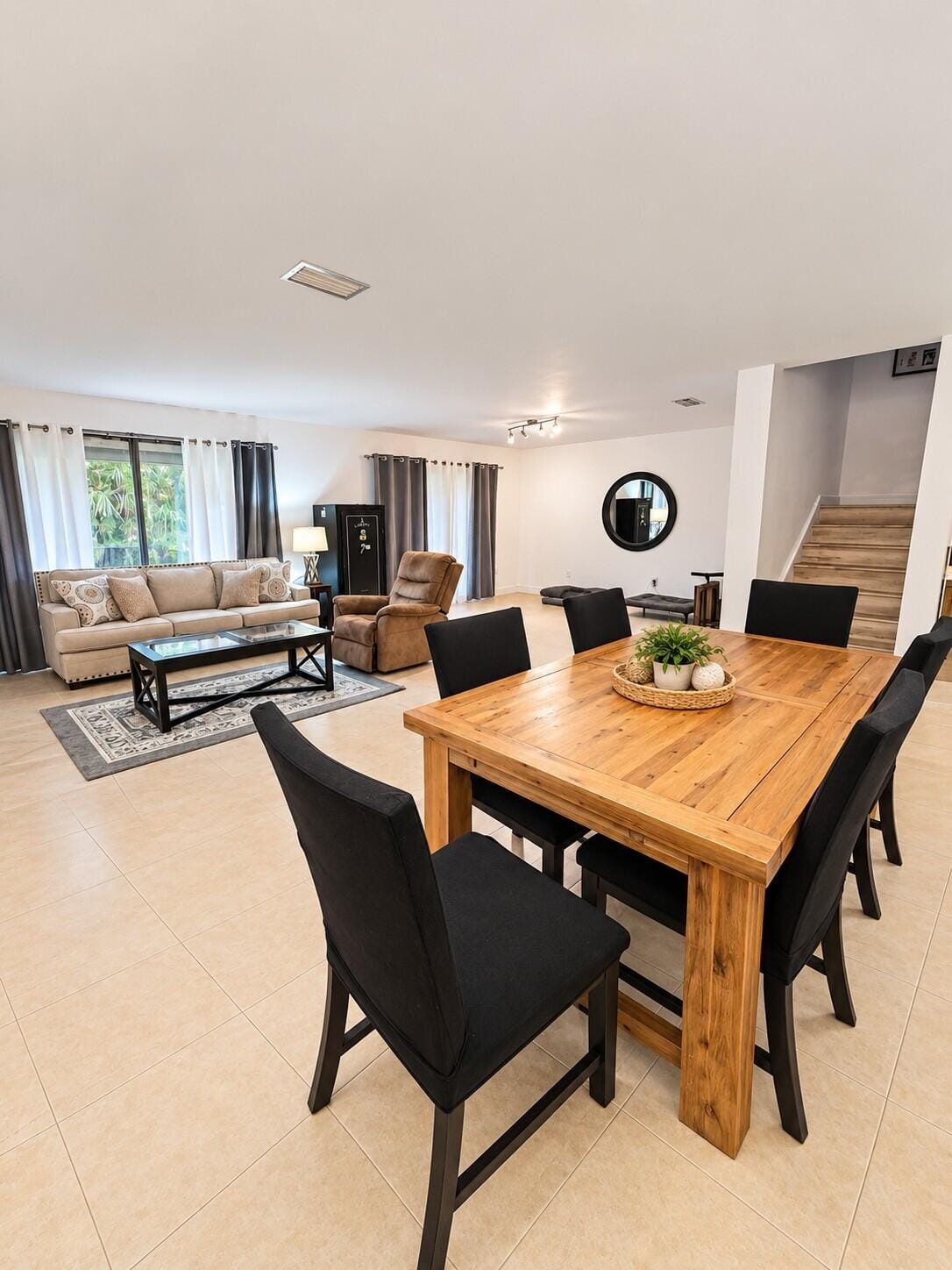 250 LAKESIDE Circle, Sunrise, FL 33326 photo 5
