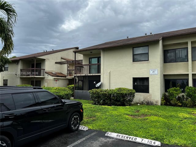 425 NW 210th Street 102, Miami Gardens, FL 33169