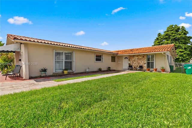 2450 SW 90th Avenue, Miami, FL 33165
