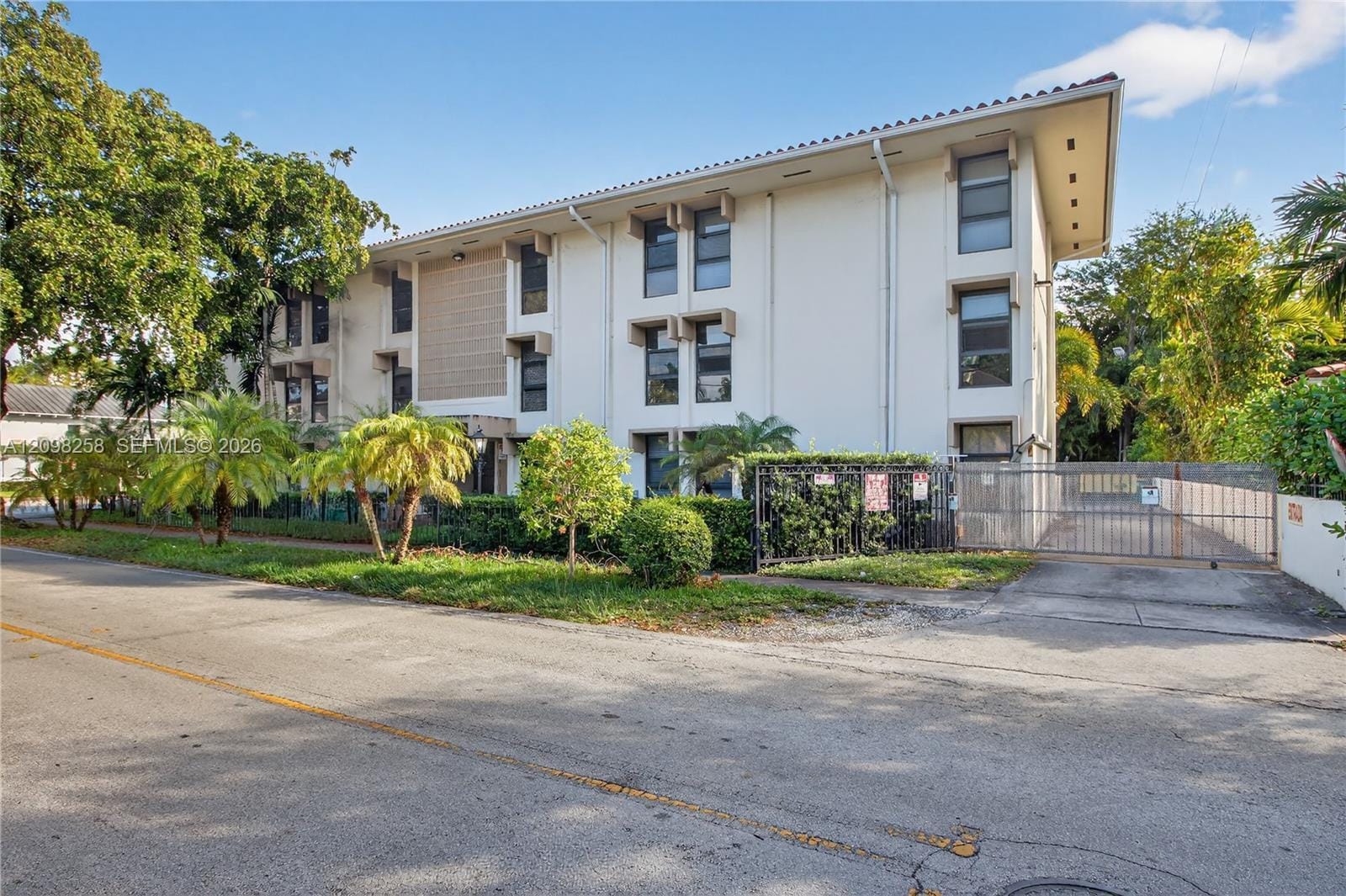 1600 S Le Jeune Road 7, Coral Gables, FL 33134 photo 2