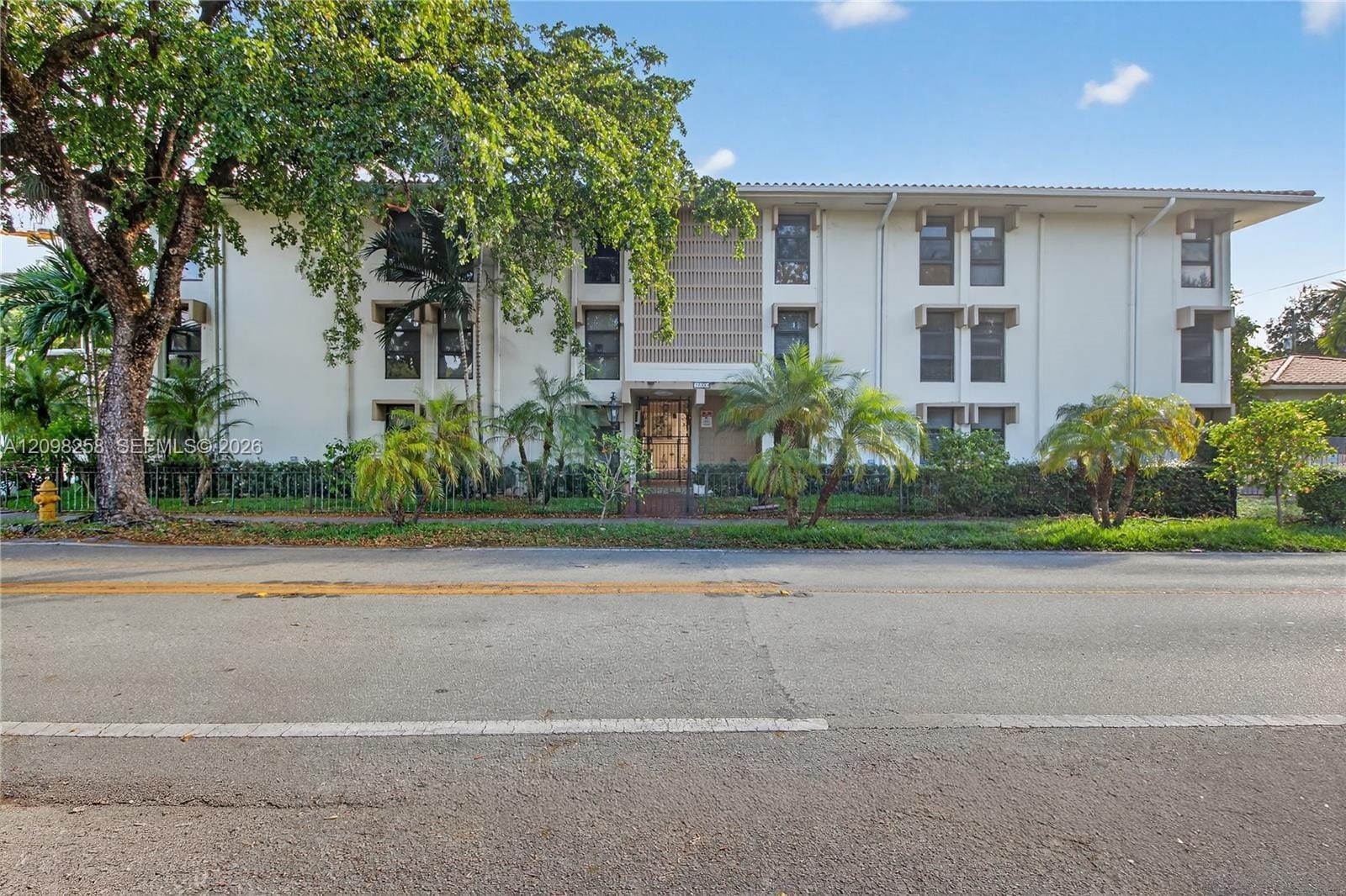 1600 S Le Jeune Road 7, Coral Gables, FL 33134