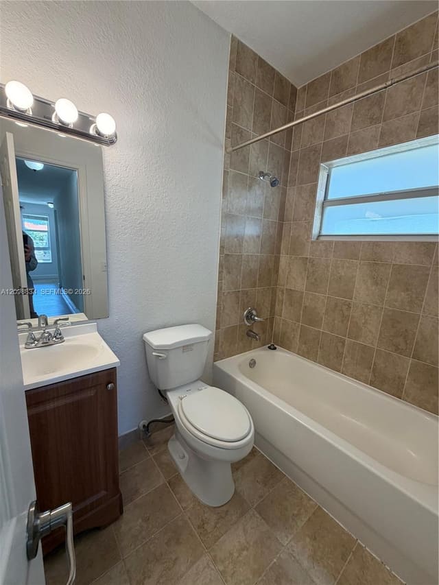 11 Antilla Avenue B, Coral Gables, FL 33134
