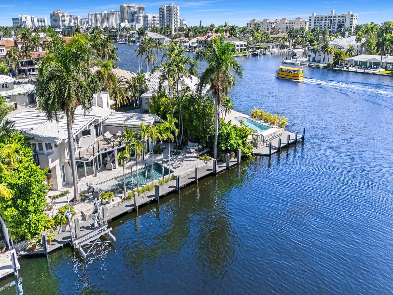 2880 NE 24TH Place, Fort Lauderdale, FL 33305 - photo 1 of 30