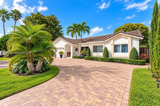 15325 SW 54th Terrace, Miami, FL 33185