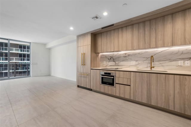 77 SE 5 Street 1708, Miami, FL 33131