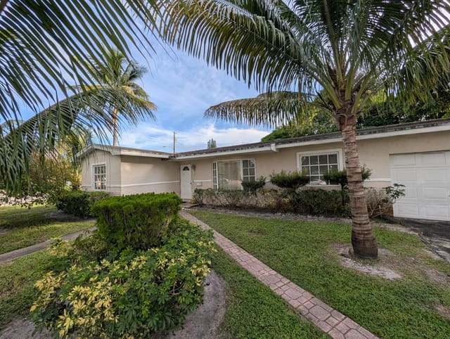 3400 NW 24TH Street, Lauderdale Lakes, FL 33311