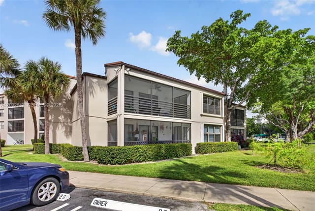2326 S Cypress Bend Drive 221, Pompano Beach, FL 33069