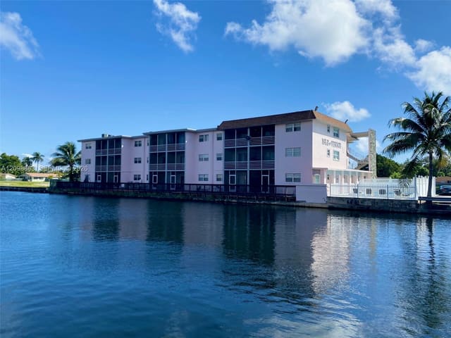 2775 Taft Street 108, Hollywood, FL 33020