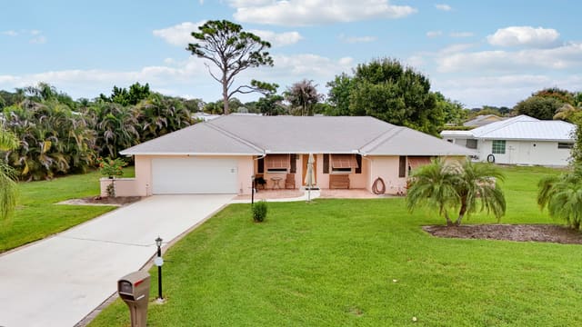 9471 SE Little Club Way S, Tequesta, FL 33469