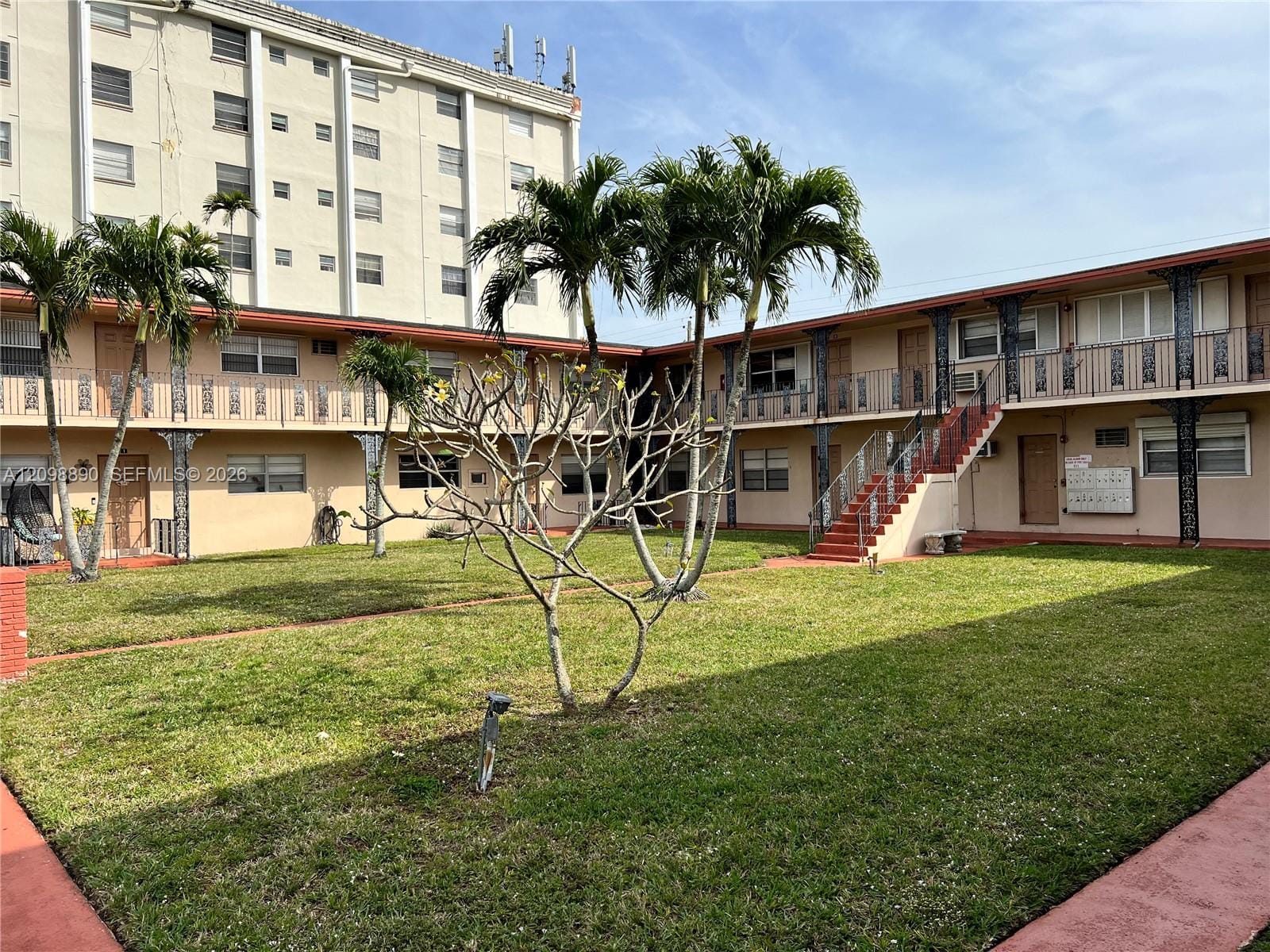 5300 Hollywood Boulevard 10, Hollywood, FL 33021
