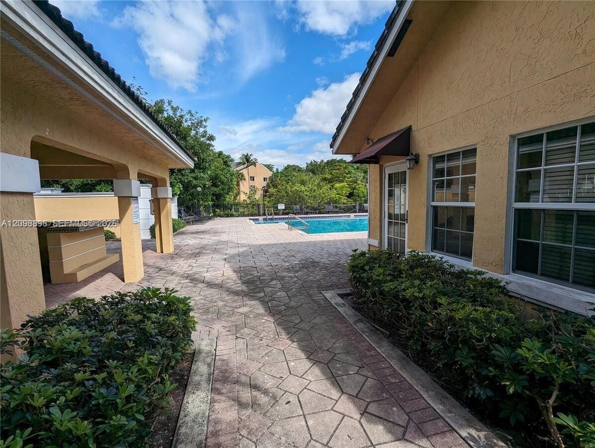 4055 W Mcnab Road H112, Pompano Beach, FL 33069 photo 2