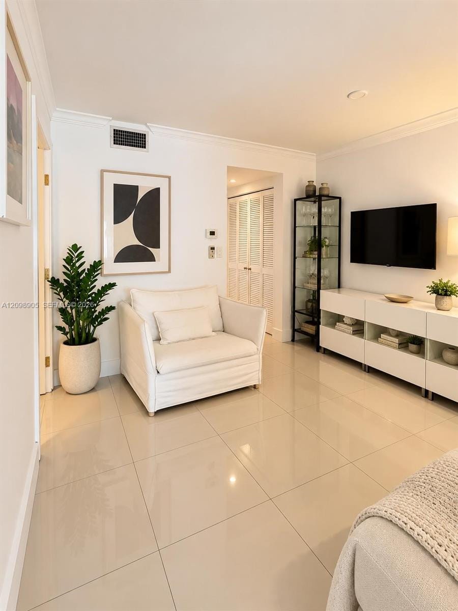 240 Collins Avenue 2C, Miami Beach, FL 33139 photo 2