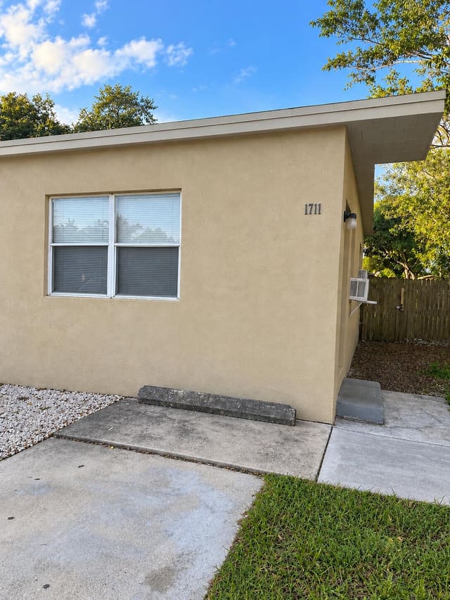 1711 NW 7th Street, Fort Lauderdale, FL 33311