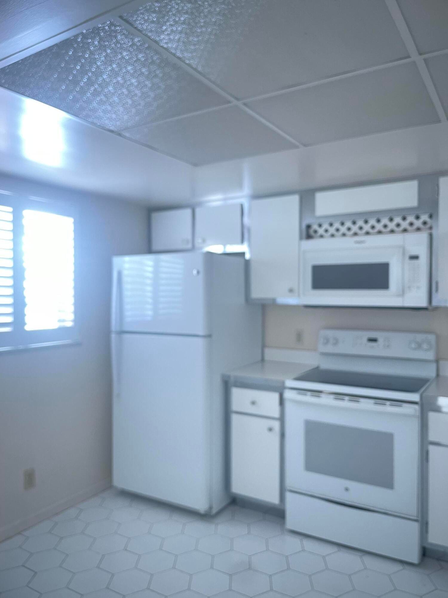 250 JOHN F KENNEDY Drive 308, Atlantis, FL 33462 photo 4