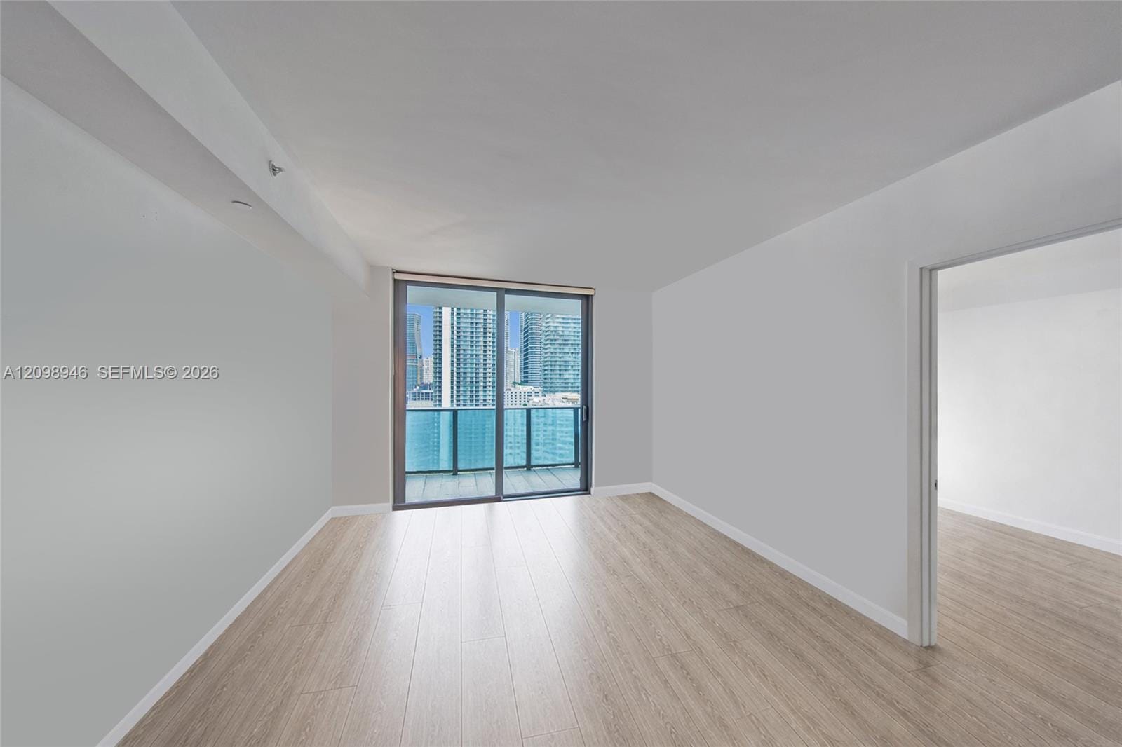 45 SW 9th Street 1604 — photo 4