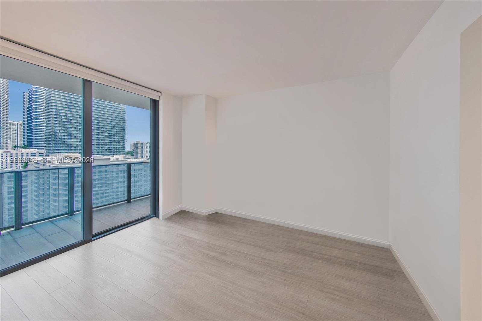 45 SW 9th Street 1604 — photo 7