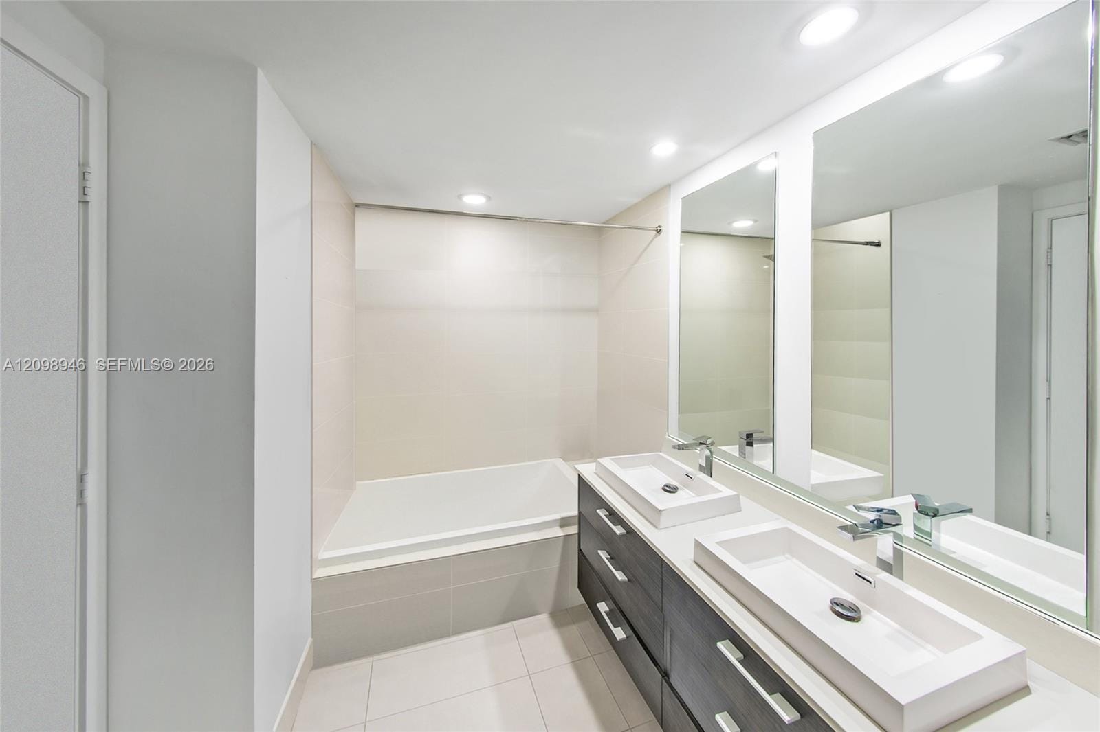 45 SW 9th Street 1604 — photo 10