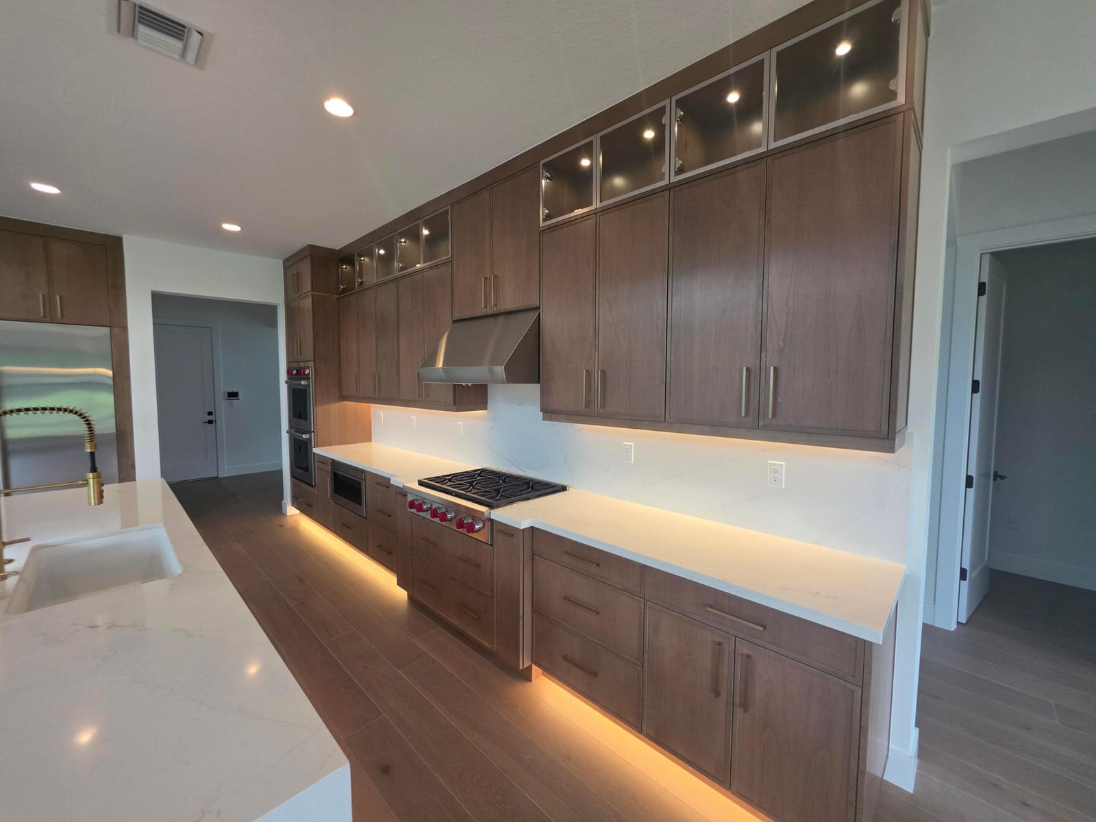 9911 MERAVITA Avenue — photo 11