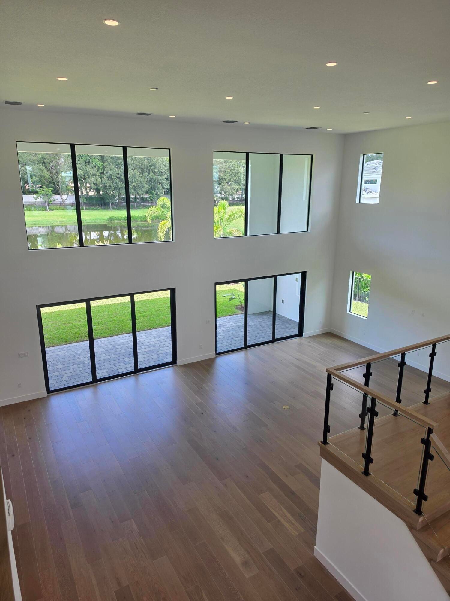 9911 MERAVITA Avenue — photo 8
