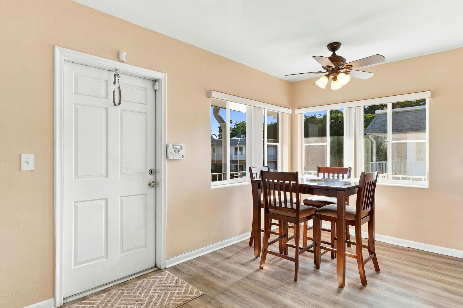 2920 Cynthia Lane 202 — photo 3