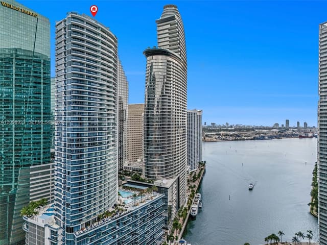 200 Biscayne Boulevard Way 4307, Miami, FL 33131