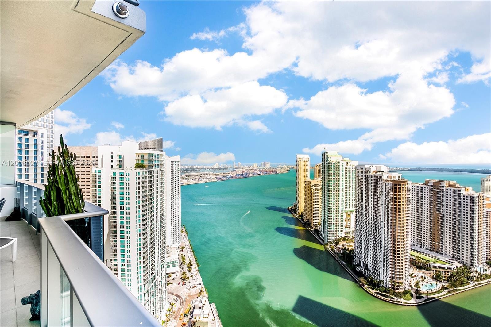 200 Biscayne Boulevard Way 4307, Miami, FL 33131 photo 2