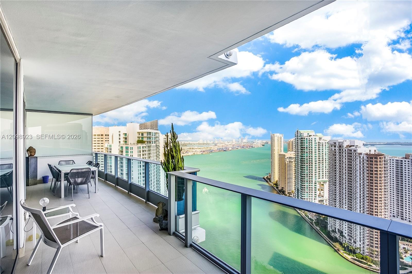 200 Biscayne Boulevard Way 4307, Miami, FL 33131 photo 3